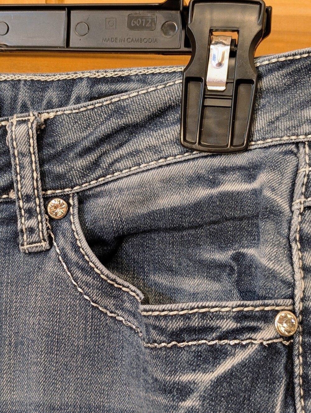 Earl Jeans Slim Boot Cut Blue Medium Wash Sz 6 Denim Rhinestone Embroidered - Picture 8 of 11